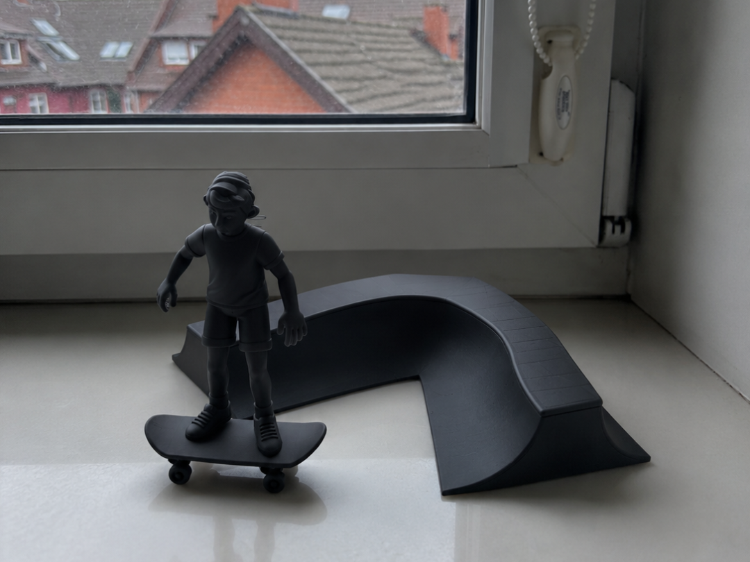Skateboarder & Ramp Display Set