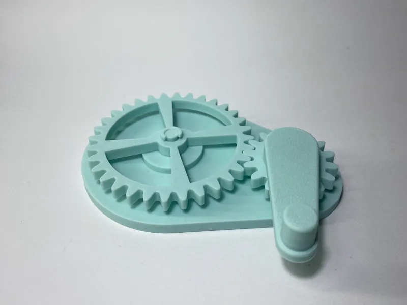 SPINNABLE SPUR GEARS WITH HANDLE