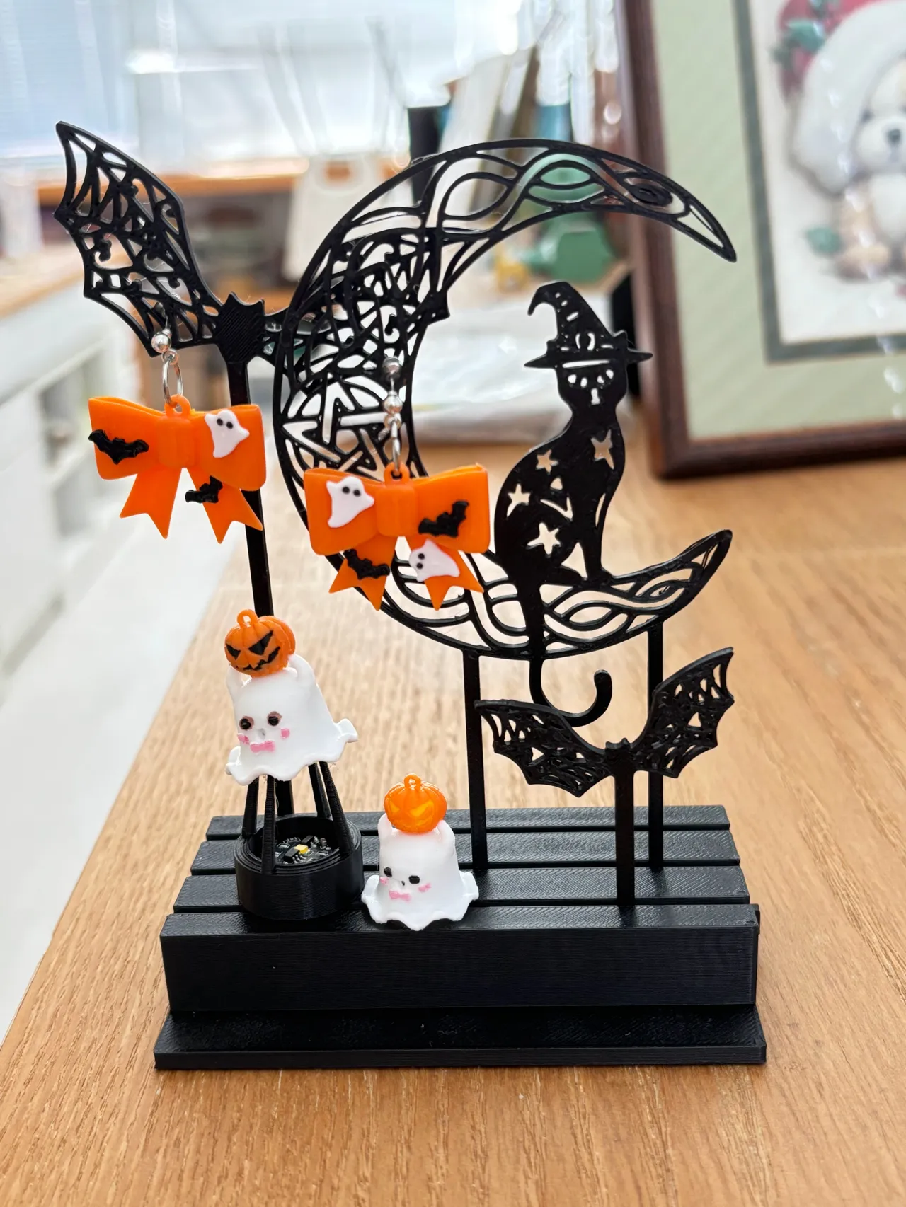Halloween magic earrings view 2