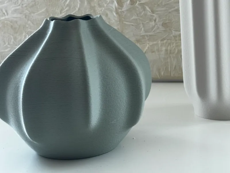 BLOOM vase