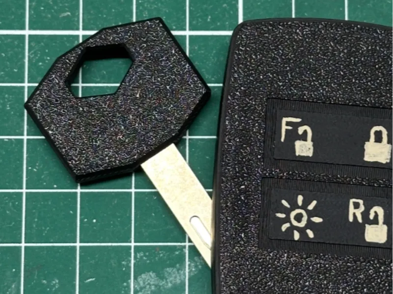 Renault key insert body