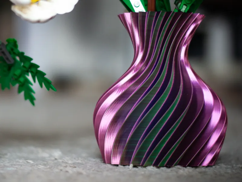 Strait Wave Vase