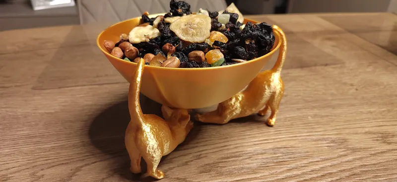 Cat Stretch Candy Bowl