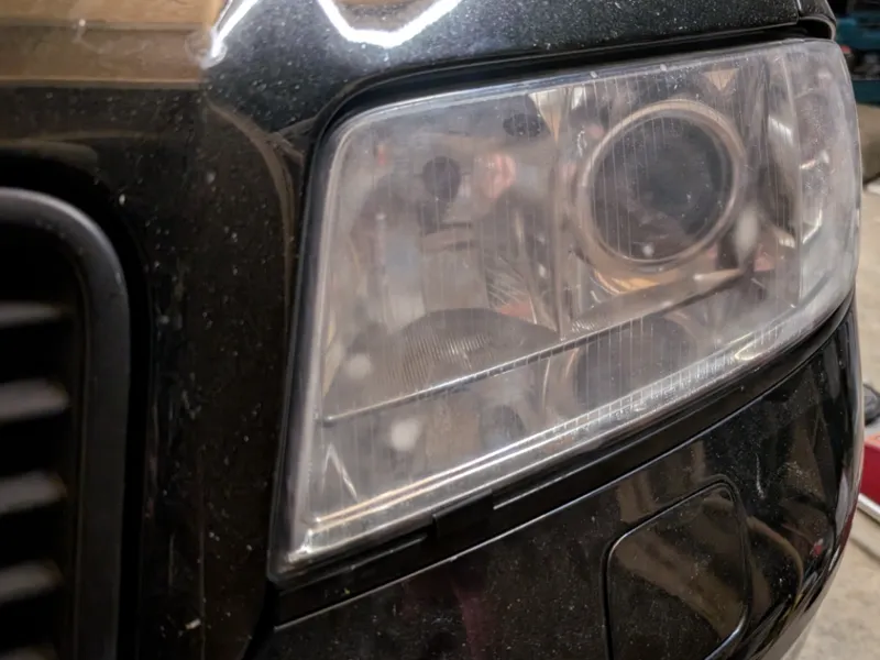 Audi A6 C5 4B Scheinwerfer Clip