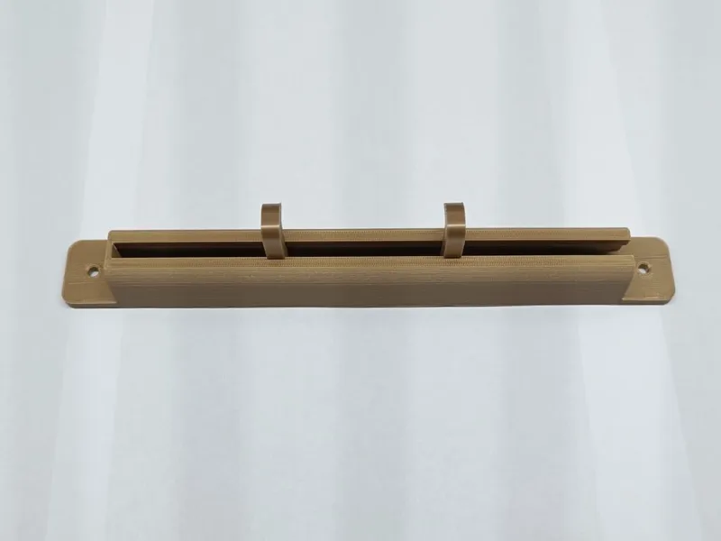 Adjustable plastic bag holder