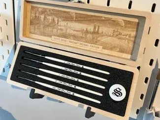 SKÅDIS hooks for the Artis Opus brush case