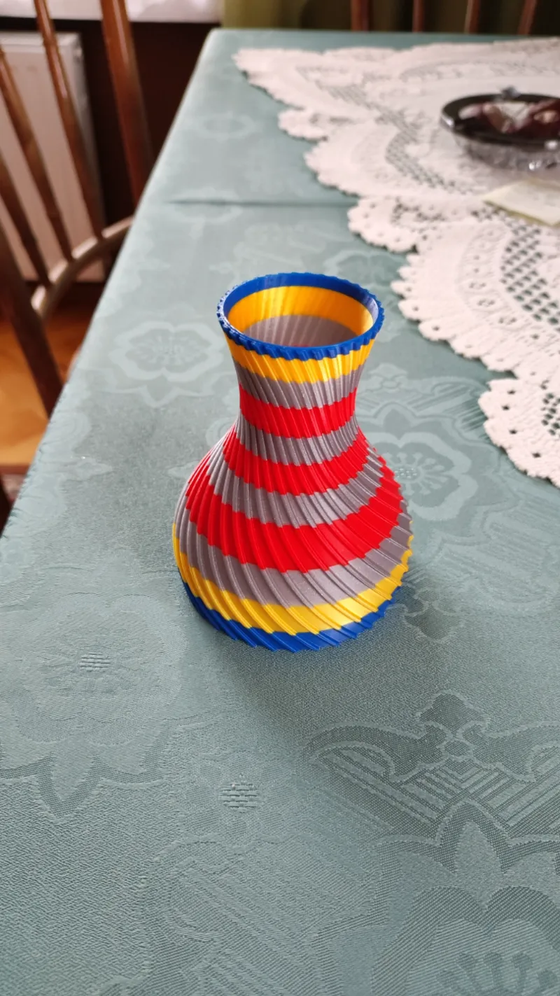 Vase four colors height 100mm