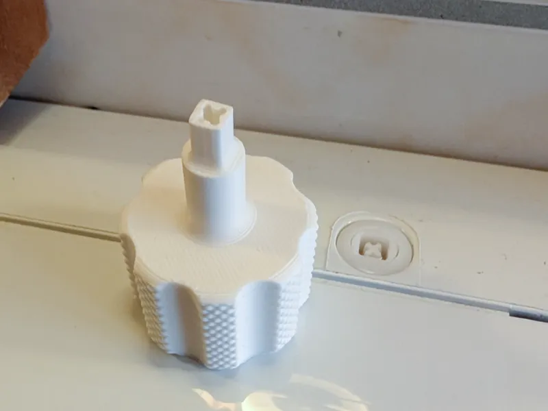 Tapira towel dispenser replacement key