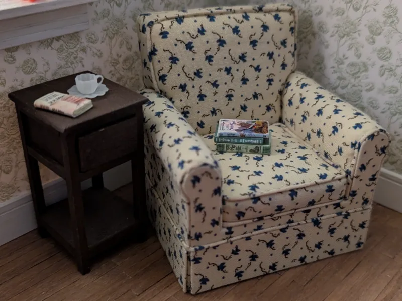 Scale Miniature Chair Base for Upholstering