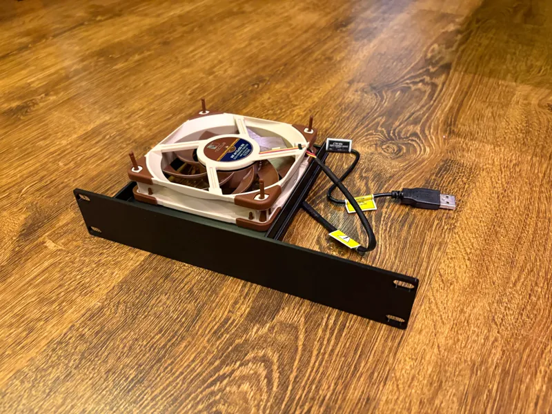 10" Rack 120mm Fan Mount - Horizontal