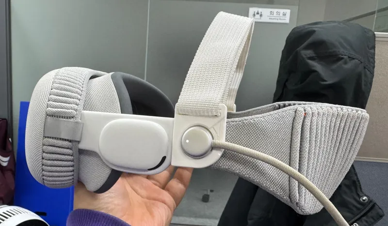 Belkin style Vision Pro Head strap