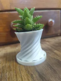 Vase torsadé avec sa soucoupe — photo 4