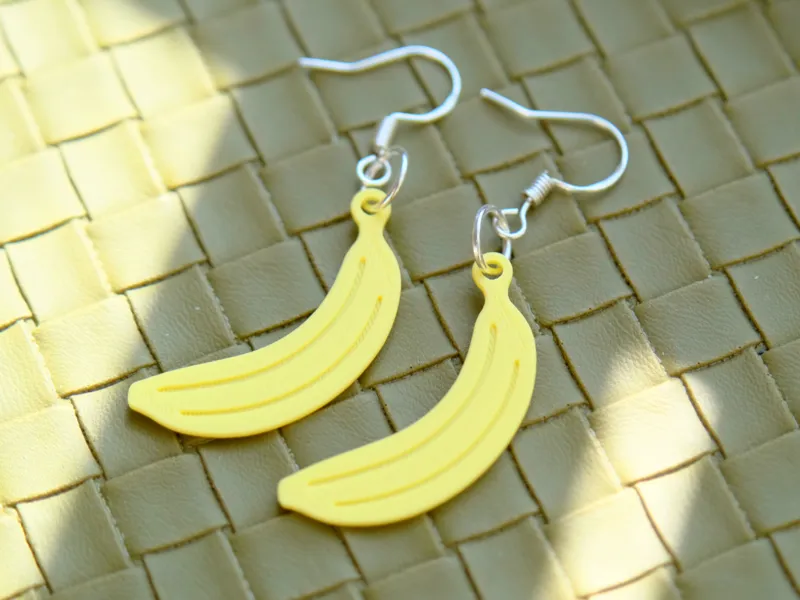 Curved Banana Peel-Line Earrings
