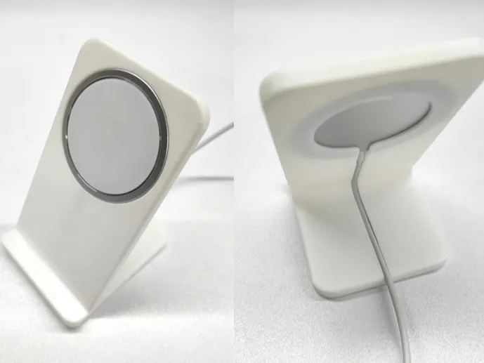 iPhone Stand —Compatible with all iPhones