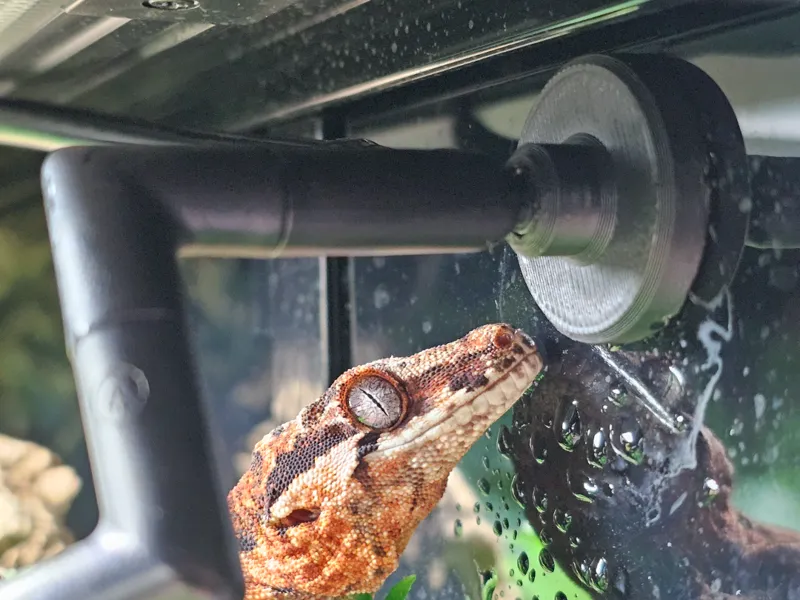 Exo Terra Monsoon magnet mounts 