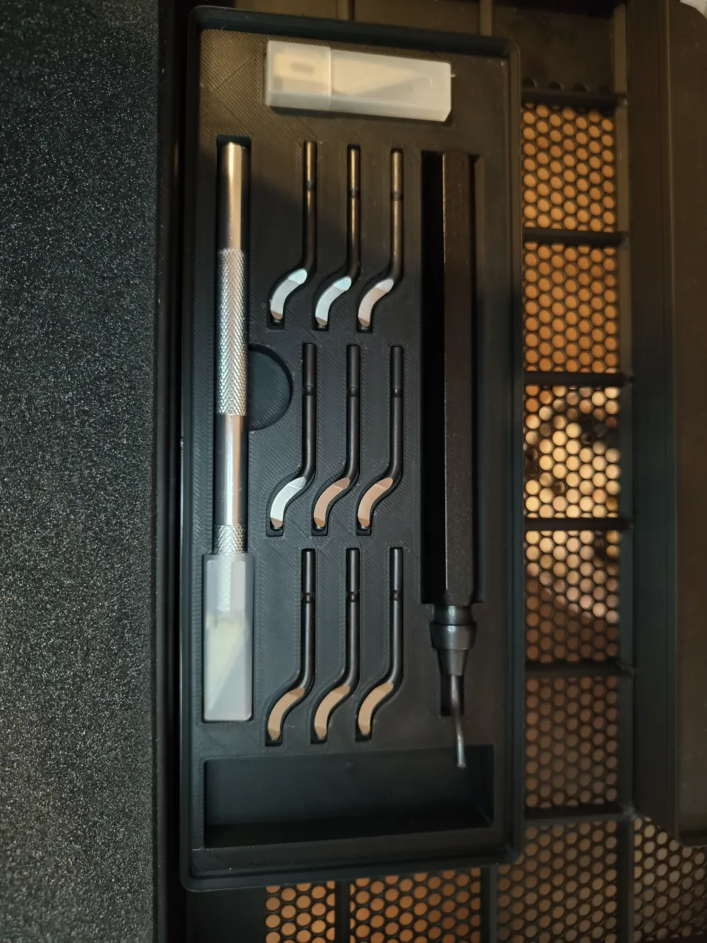 Gridfinity deburring tool holder by leofahle - MakerWorld