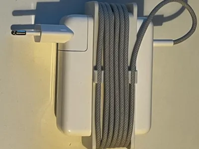 Macbook Cable Holder 140W