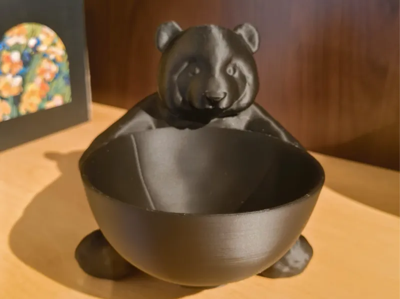 Bär mit Schale