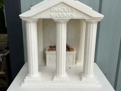 Snackus Maximus Squirrel /Wildlife Feeding Station