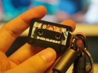 Pendentif cassette rétro (lecteur de musique ou carte d'accès) — photo 2