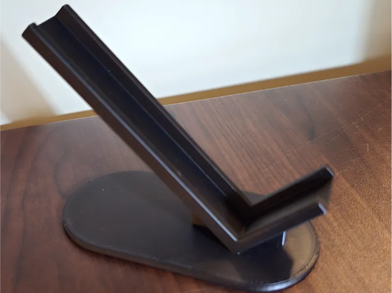 Simple Angled Phone Stand