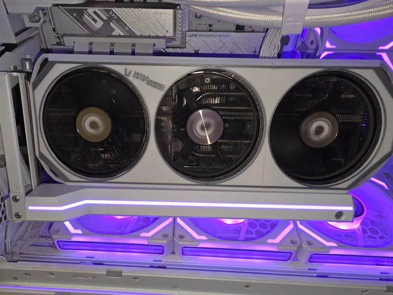 RTX 5070 Ti ZOTAC SOLID SFF Cover
