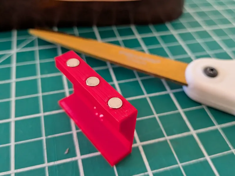 Magnetic Scissor Guide (25mm)