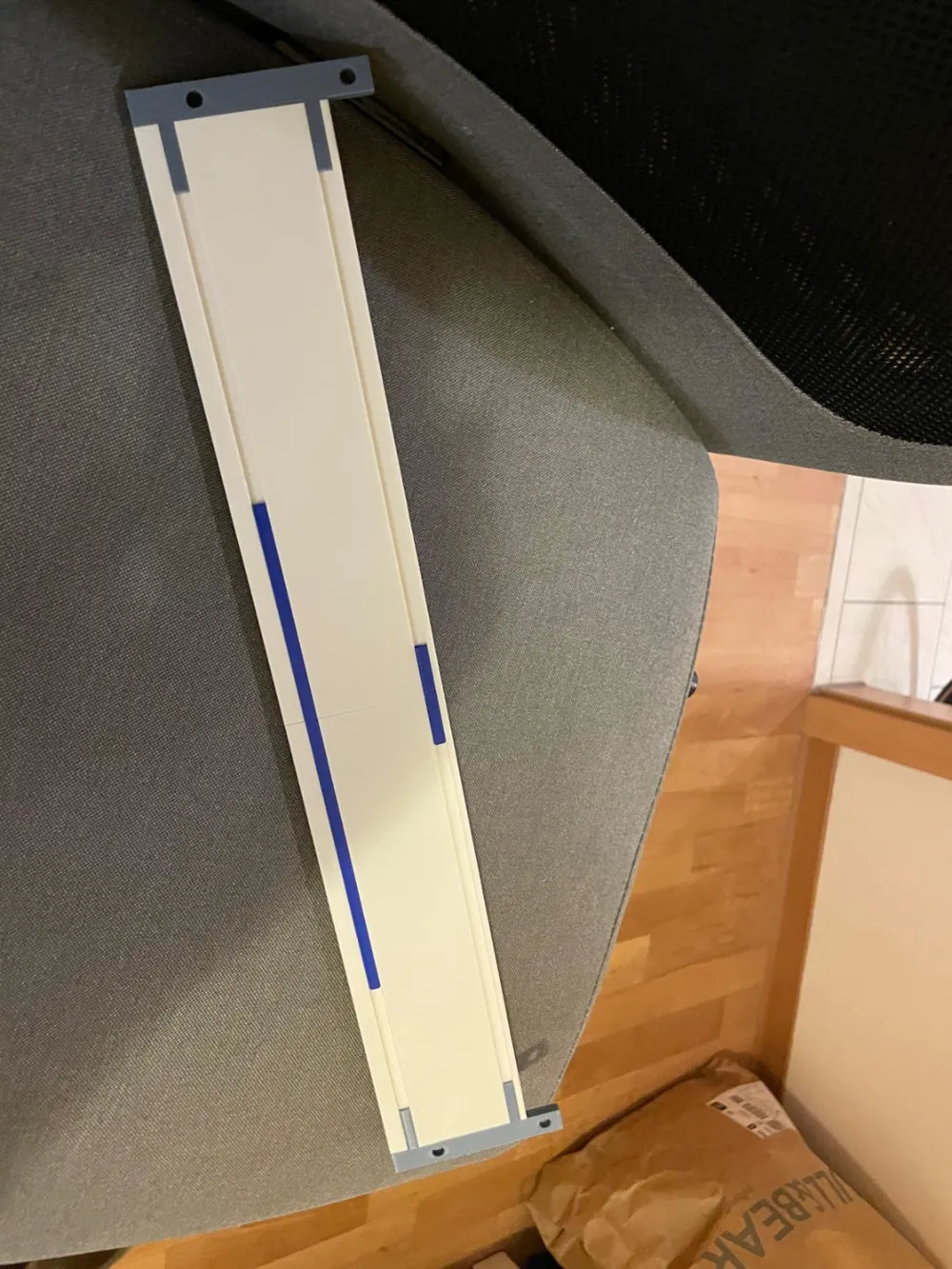 FlexiMount: The scalable rail for wall displays by rob_otter - MakerWorld