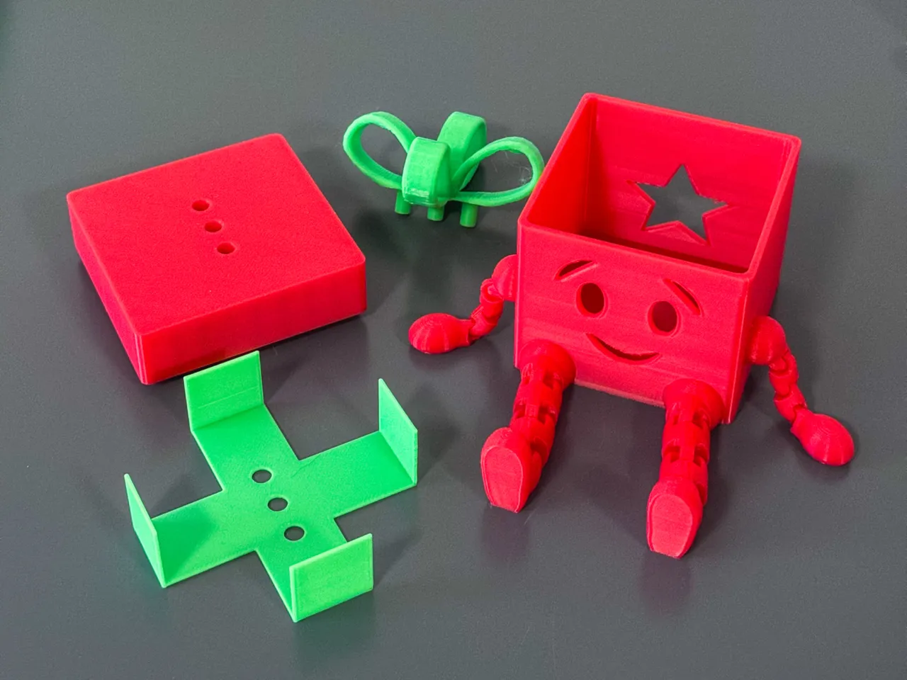 Articulated Christmas Present view 3