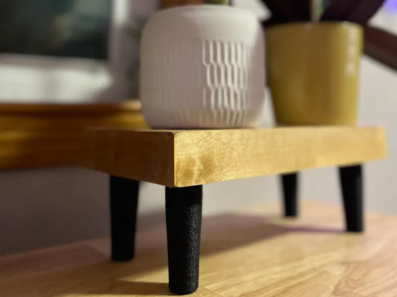Screw-through Shelf Legs