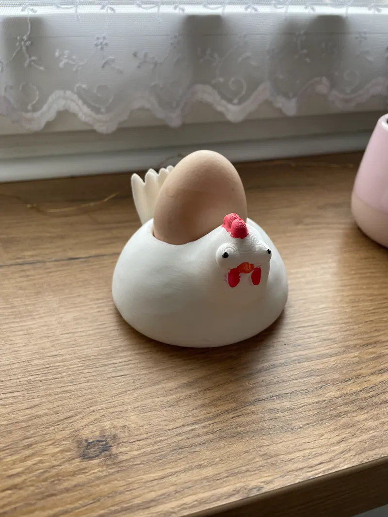 A smoother happy chicken egg cup