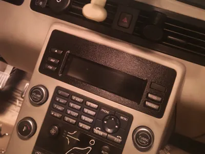 VOLVO V70 STEREO COVER - FROM 2008 