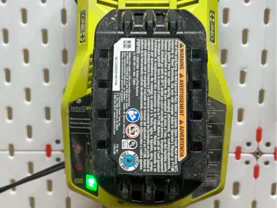 Skadis Ryobi Charger Mount