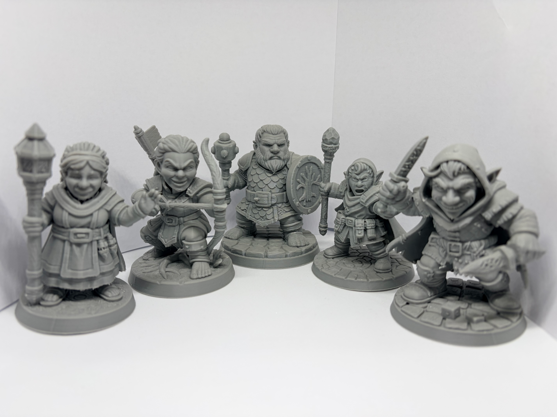 The Bramblefoot Fellowship - 5 Halfling Miniatures