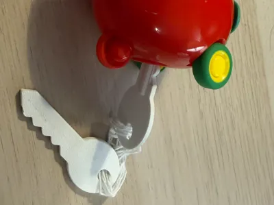 Haidilao fruit and vegetable toy red pepper lock special key