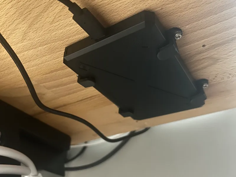 Clip reggi hard disk da scrivania 