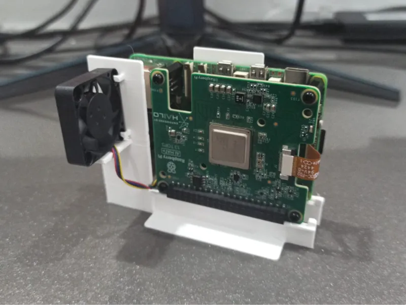 RPi 5 & AI HAT+ Vertical Stand (Low Filament)