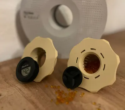 Spool Dessicant Container