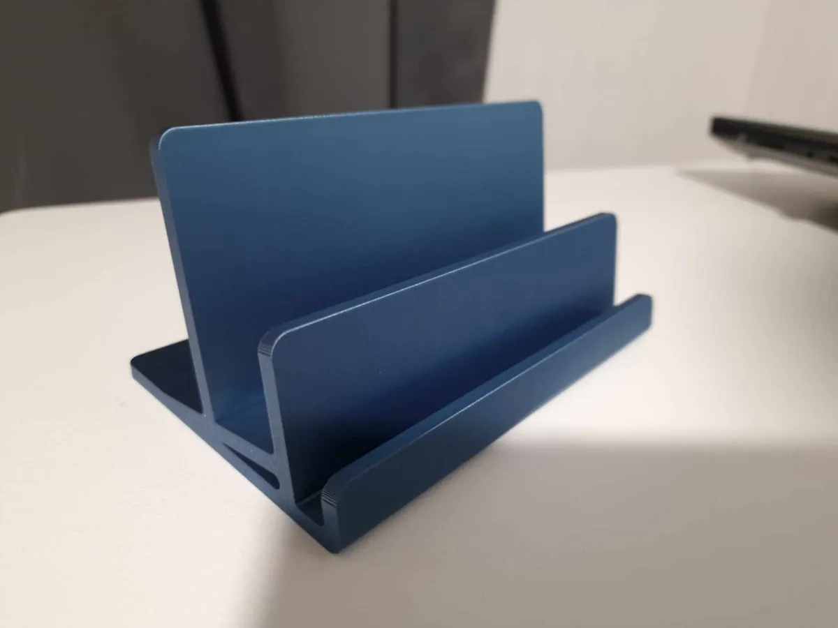 Support vertical pour ordinateur portable et tablette