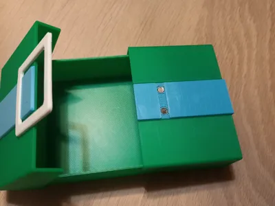 giftbox made like Santa's belt and buckle