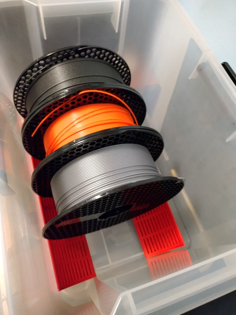 Curved silica gel case for dry box