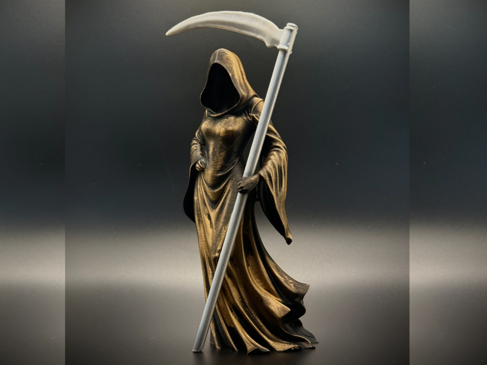 "Lady Death" - Female Reaper Figurine ! 