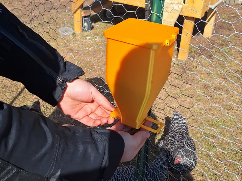 Outdoor Animal Feeding Dispenser