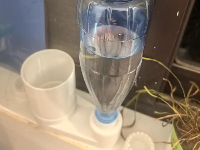 Self-watering flowerpot V2