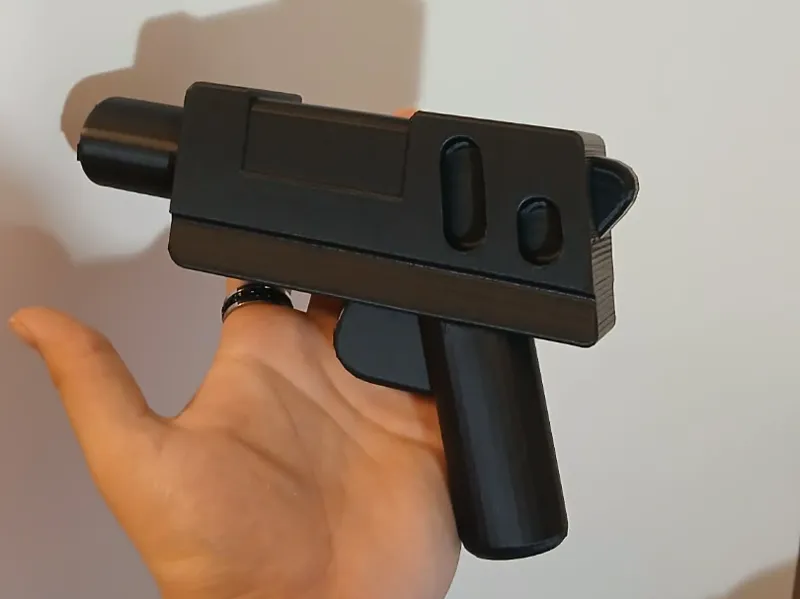 Clone Blaster - Minifig scale & 10:1 scale