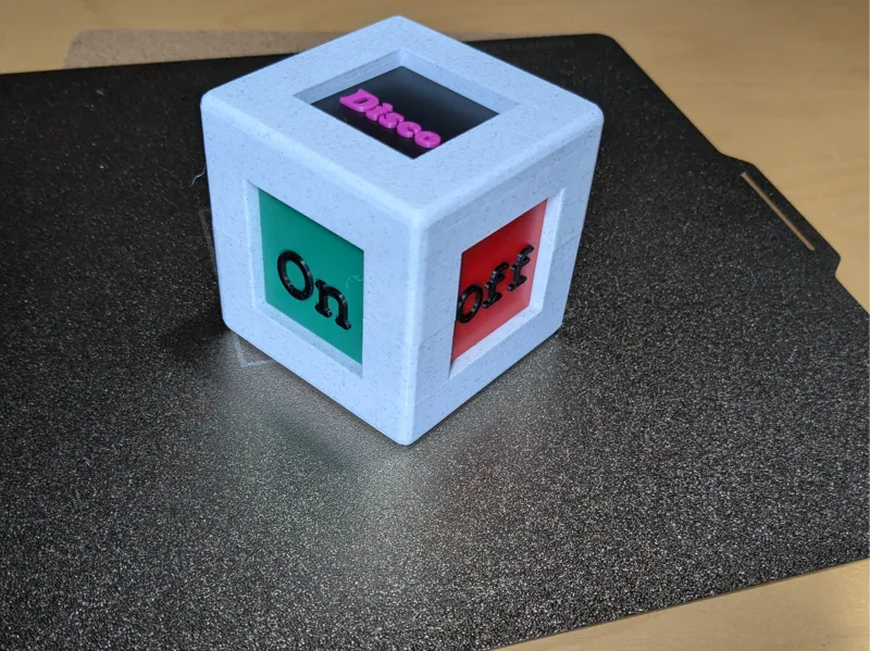 Box for Smarthome controller cube with sideplates