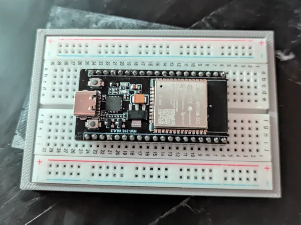 Support pour plaque d'essai (breadboard)