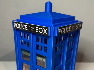 TARDIS Commander Deck Box