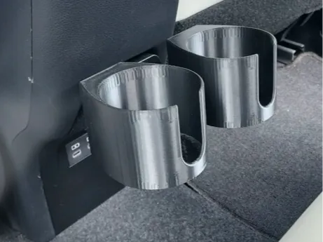 Prius LE Gen5 (2023+) - rear passenger cup holders
