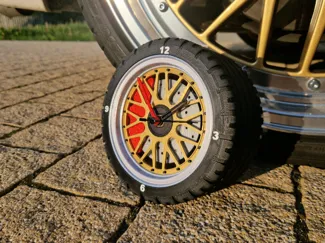 BBS LM Felgen Reifen Uhr
